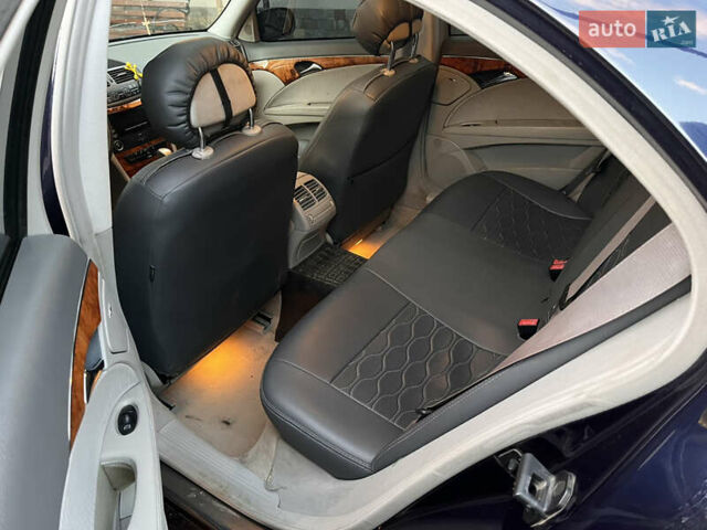 Синий Мерседес Е-Класс, объемом двигателя 2.1 л и пробегом 350 тыс. км за 5800 $, фото 11 на Automoto.ua