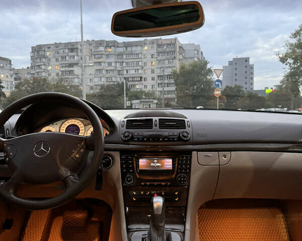 Синий Мерседес Е-Класс, объемом двигателя 3.2 л и пробегом 390 тыс. км за 6800 $, фото 12 на Automoto.ua