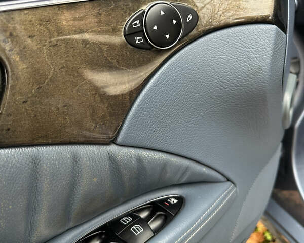 Синий Мерседес Е-Класс, объемом двигателя 3.2 л и пробегом 302 тыс. км за 5800 $, фото 11 на Automoto.ua