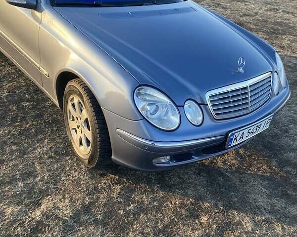 Синий Мерседес Е-Класс, объемом двигателя 2.1 л и пробегом 300 тыс. км за 8000 $, фото 8 на Automoto.ua