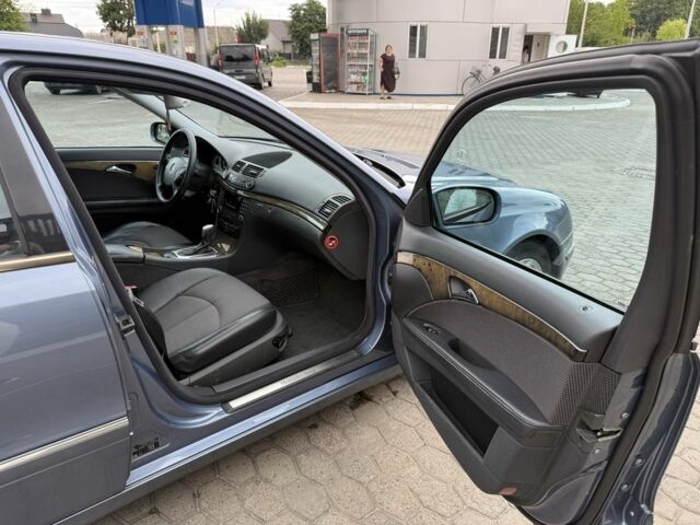 Синий Мерседес Е-Класс, объемом двигателя 2.7 л и пробегом 276 тыс. км за 3600 $, фото 10 на Automoto.ua