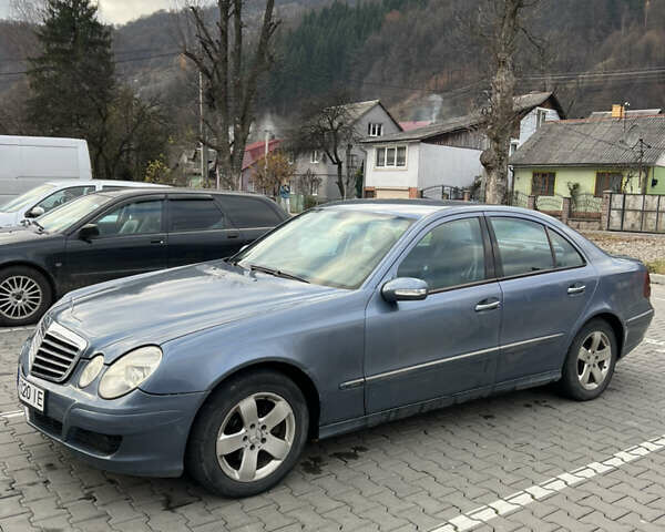 Синий Мерседес Е-Класс, объемом двигателя 2.69 л и пробегом 442 тыс. км за 5500 $, фото 1 на Automoto.ua