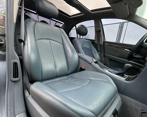 Синий Мерседес Е-Класс, объемом двигателя 3.2 л и пробегом 302 тыс. км за 5800 $, фото 8 на Automoto.ua