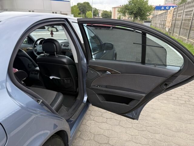 Синий Мерседес Е-Класс, объемом двигателя 2.7 л и пробегом 276 тыс. км за 3600 $, фото 11 на Automoto.ua