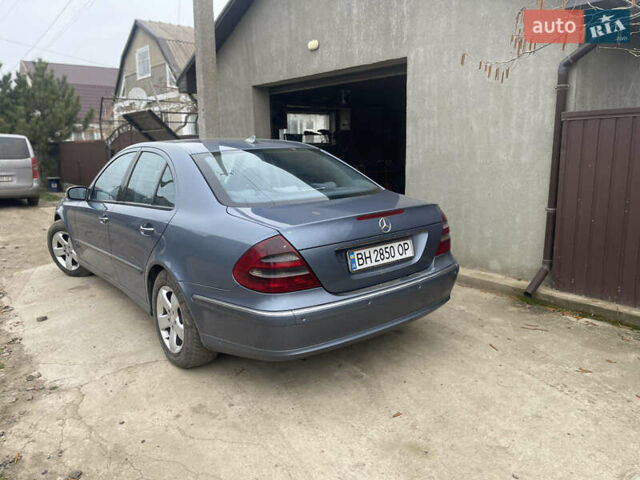 Синий Мерседес Е-Класс, объемом двигателя 2.2 л и пробегом 375 тыс. км за 6500 $, фото 24 на Automoto.ua