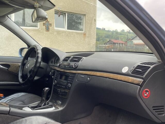 Синий Мерседес Е-Класс, объемом двигателя 2.7 л и пробегом 440 тыс. км за 4999 $, фото 7 на Automoto.ua