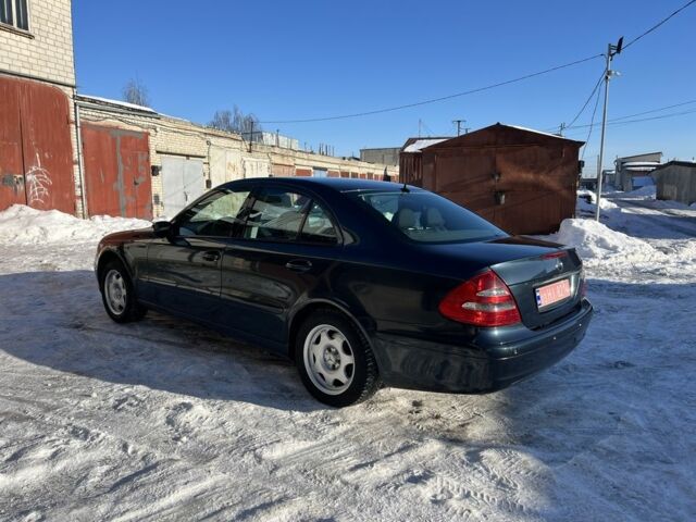 Синий Мерседес Е-Класс, объемом двигателя 2.2 л и пробегом 274 тыс. км за 8800 $, фото 7 на Automoto.ua