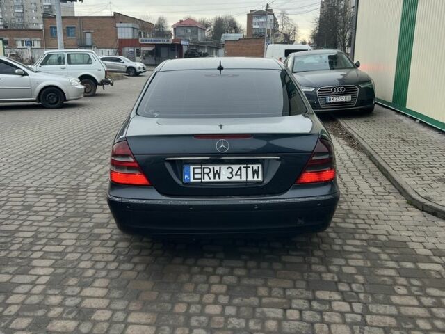 Синий Мерседес Е-Класс, объемом двигателя 2.7 л и пробегом 395 тыс. км за 3300 $, фото 1 на Automoto.ua