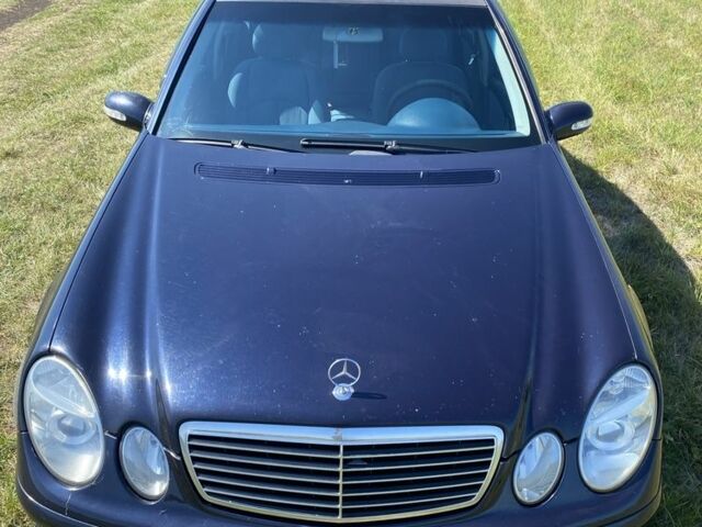 Синий Мерседес Е-Класс, объемом двигателя 2.1 л и пробегом 246 тыс. км за 6000 $, фото 20 на Automoto.ua