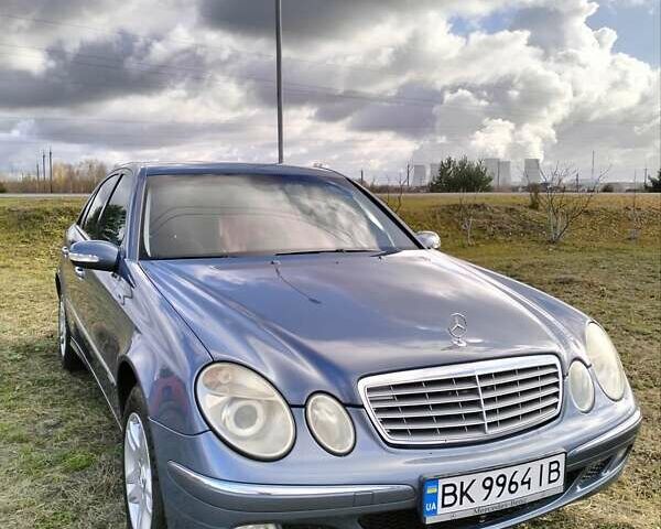 Синій Мерседес Е-Клас, об'ємом двигуна 2.2 л та пробігом 265 тис. км за 7500 $, фото 1 на Automoto.ua