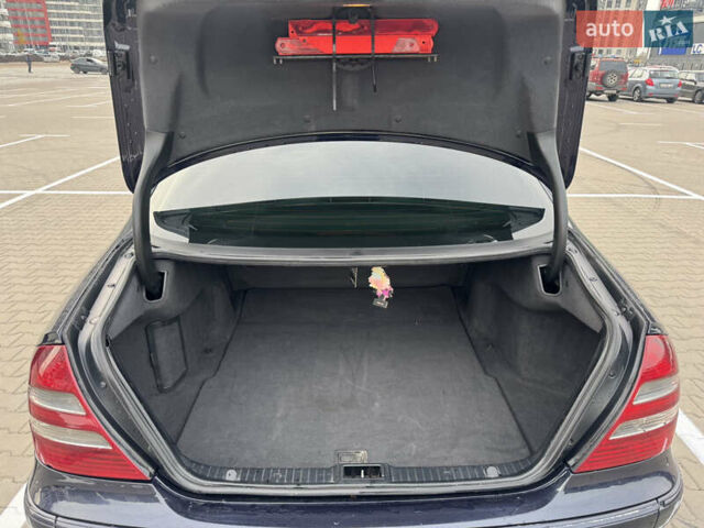 Синій Мерседес Е-Клас, об'ємом двигуна 2.15 л та пробігом 404 тис. км за 6450 $, фото 24 на Automoto.ua