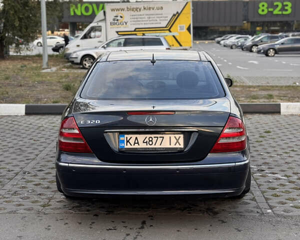 Синий Мерседес Е-Класс, объемом двигателя 3.2 л и пробегом 390 тыс. км за 6800 $, фото 4 на Automoto.ua