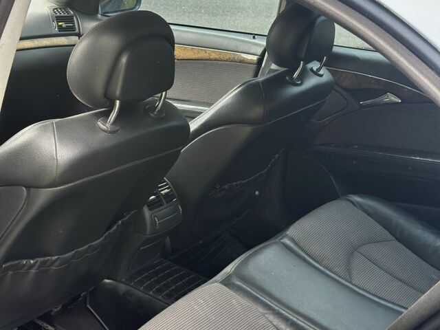 Синий Мерседес Е-Класс, объемом двигателя 2.7 л и пробегом 275 тыс. км за 5950 $, фото 3 на Automoto.ua