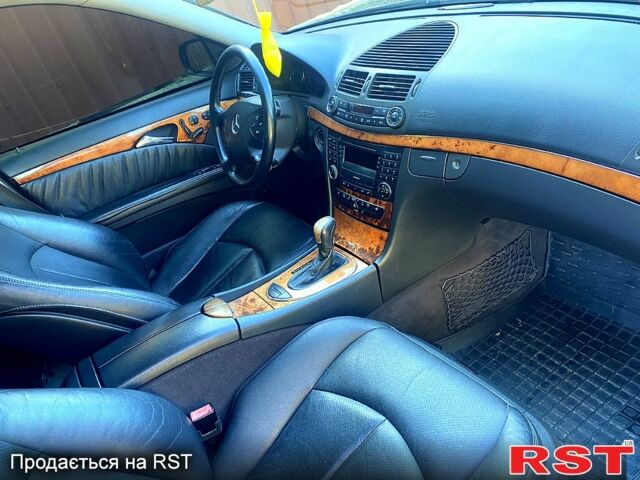 Синий Мерседес Е-Класс, объемом двигателя 3.2 л и пробегом 0 тыс. км за 6000 $, фото 8 на Automoto.ua