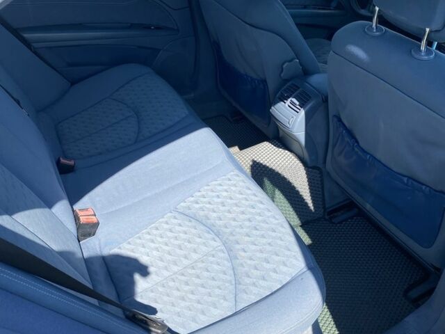 Синий Мерседес Е-Класс, объемом двигателя 2.1 л и пробегом 246 тыс. км за 6000 $, фото 16 на Automoto.ua