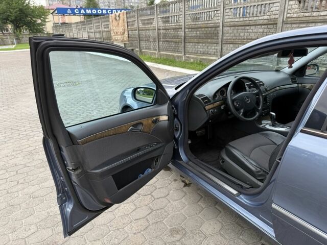 Синий Мерседес Е-Класс, объемом двигателя 2.7 л и пробегом 276 тыс. км за 3600 $, фото 15 на Automoto.ua