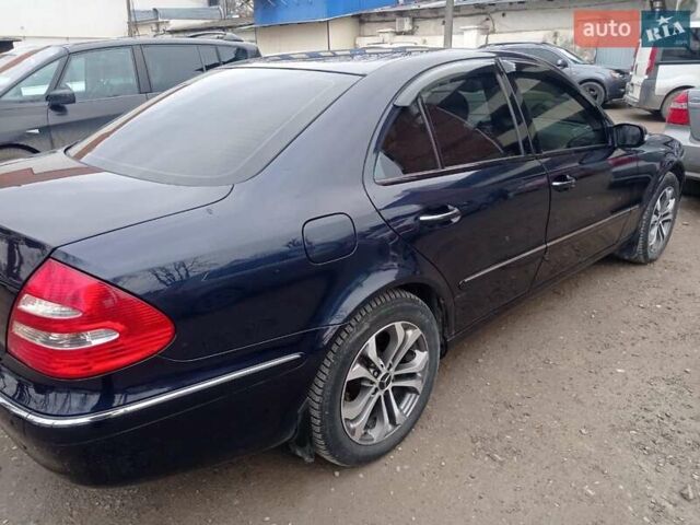 Синий Мерседес Е-Класс, объемом двигателя 2.7 л и пробегом 217 тыс. км за 7300 $, фото 4 на Automoto.ua
