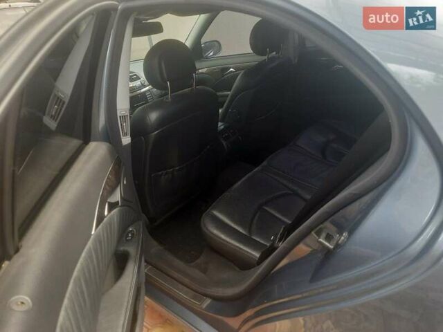Мерседес Е-Класс 2003 в Измаиле на Automoto.ua Синий Мерседес Е-Класс, объемом двигателя 1.8 л и пробегом 336 тыс. км за 6400 $, фото 5 на Automoto.ua