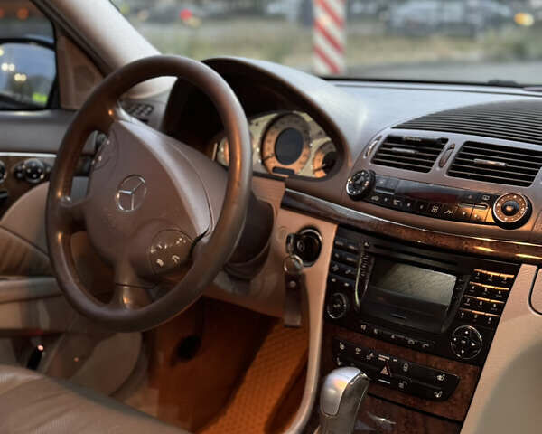 Синий Мерседес Е-Класс, объемом двигателя 3.2 л и пробегом 390 тыс. км за 6800 $, фото 10 на Automoto.ua