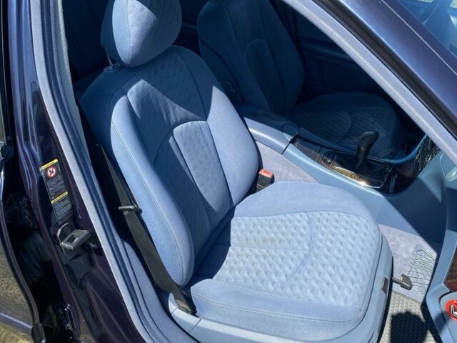 Синий Мерседес Е-Класс, объемом двигателя 2.1 л и пробегом 246 тыс. км за 6000 $, фото 13 на Automoto.ua