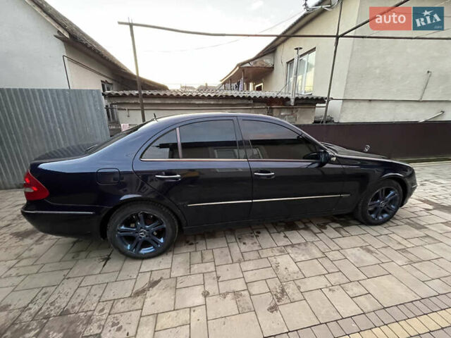 Синий Мерседес Е-Класс, объемом двигателя 2.1 л и пробегом 350 тыс. км за 5800 $, фото 7 на Automoto.ua