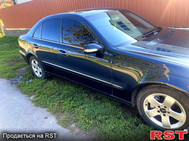 Синий Мерседес Е-Класс, объемом двигателя 3.2 л и пробегом 0 тыс. км за 6000 $, фото 3 на Automoto.ua