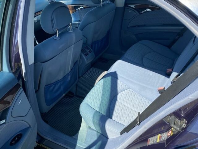 Синий Мерседес Е-Класс, объемом двигателя 2.1 л и пробегом 246 тыс. км за 6000 $, фото 6 на Automoto.ua