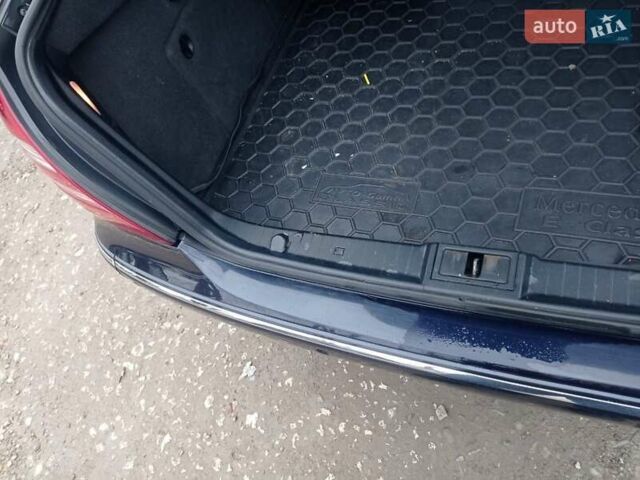 Синий Мерседес Е-Класс, объемом двигателя 2.7 л и пробегом 217 тыс. км за 7300 $, фото 14 на Automoto.ua