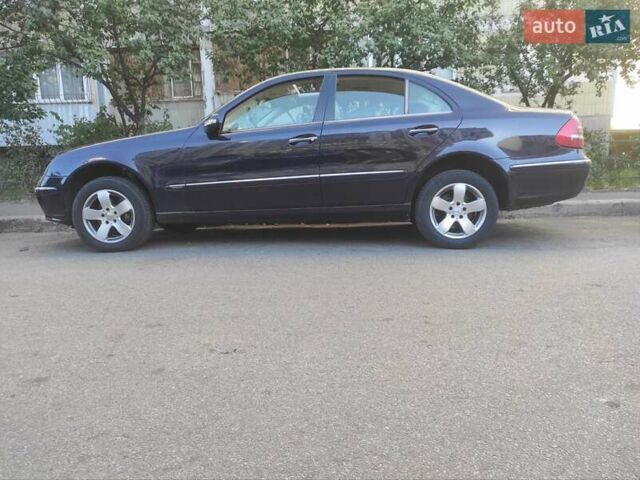Синий Мерседес Е-Класс, объемом двигателя 3.2 л и пробегом 236 тыс. км за 4200 $, фото 5 на Automoto.ua