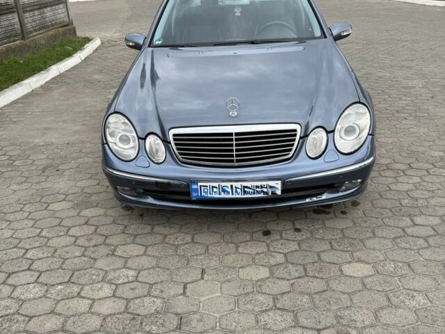 Синий Мерседес Е-Класс, объемом двигателя 2.7 л и пробегом 276 тыс. км за 3600 $, фото 1 на Automoto.ua