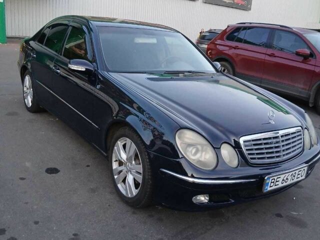 Синий Мерседес Е-Класс, объемом двигателя 2.1 л и пробегом 238 тыс. км за 7500 $, фото 3 на Automoto.ua