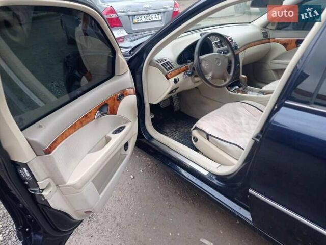 Синий Мерседес Е-Класс, объемом двигателя 2.7 л и пробегом 217 тыс. км за 7300 $, фото 9 на Automoto.ua