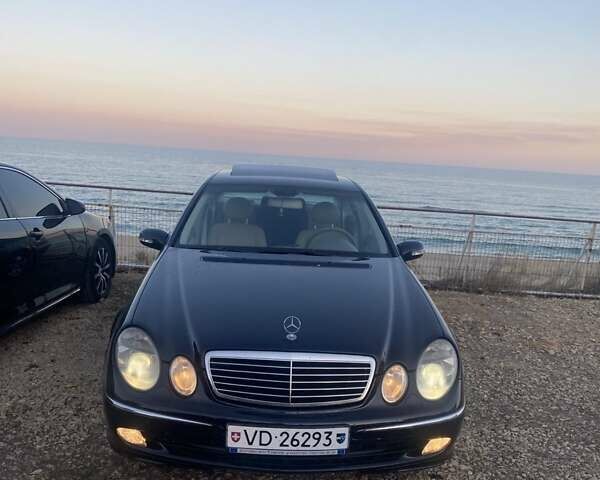 Синий Мерседес Е-Класс, объемом двигателя 3.2 л и пробегом 236 тыс. км за 4200 $, фото 3 на Automoto.ua