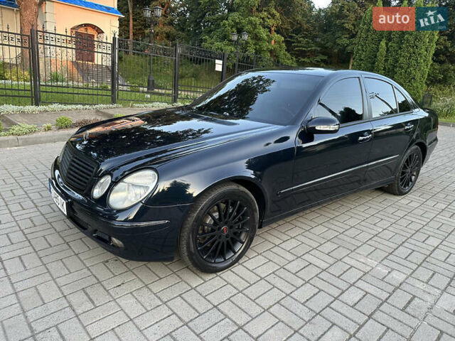 Синий Мерседес Е-Класс, объемом двигателя 3.2 л и пробегом 405 тыс. км за 5900 $, фото 1 на Automoto.ua