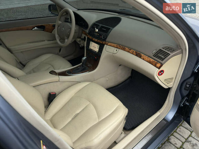 Синій Мерседес Е-Клас, об'ємом двигуна 3.22 л та пробігом 382 тис. км за 5990 $, фото 45 на Automoto.ua