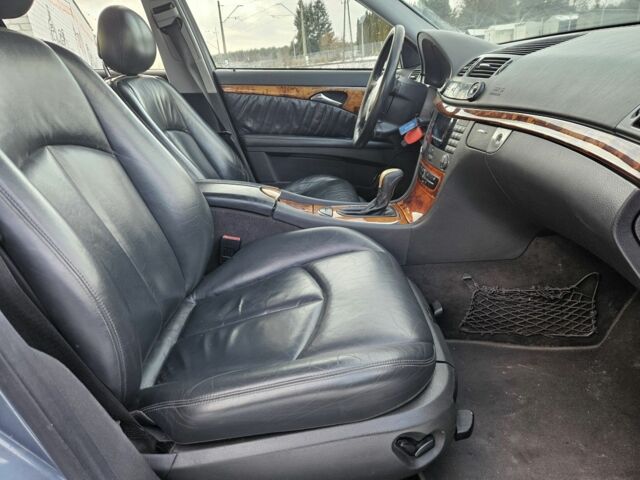 Синий Мерседес Е-Класс, объемом двигателя 2.7 л и пробегом 400 тыс. км за 2800 $, фото 12 на Automoto.ua