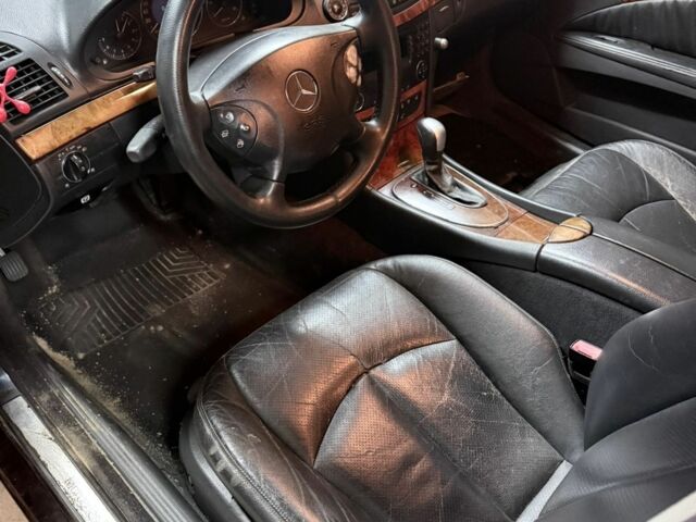 Синий Мерседес Е-Класс, объемом двигателя 2.7 л и пробегом 324 тыс. км за 3600 $, фото 4 на Automoto.ua