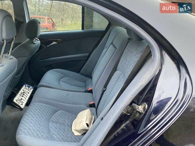 Синий Мерседес Е-Класс, объемом двигателя 2.15 л и пробегом 300 тыс. км за 3000 $, фото 14 на Automoto.ua