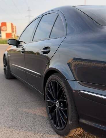 Синій Мерседес Е-Клас, об'ємом двигуна 3.2 л та пробігом 306 тис. км за 11000 $, фото 33 на Automoto.ua