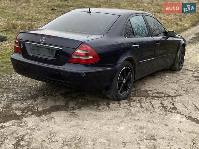 Синий Мерседес Е-Класс, объемом двигателя 2.15 л и пробегом 300 тыс. км за 3000 $, фото 3 на Automoto.ua