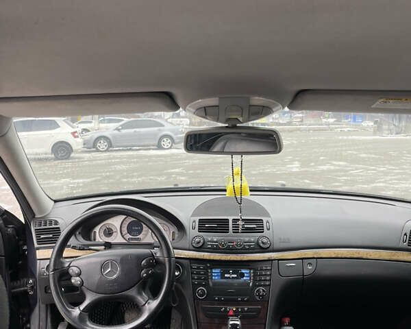 Синий Мерседес Е-Класс, объемом двигателя 2.2 л и пробегом 320 тыс. км за 6800 $, фото 12 на Automoto.ua