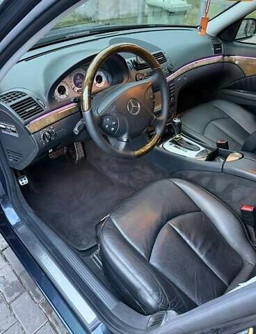 Синій Мерседес Е-Клас, об'ємом двигуна 3.2 л та пробігом 306 тис. км за 11000 $, фото 27 на Automoto.ua