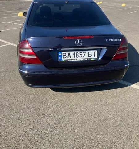 Синий Мерседес Е-Класс, объемом двигателя 3.2 л и пробегом 70 тыс. км за 4450 $, фото 5 на Automoto.ua