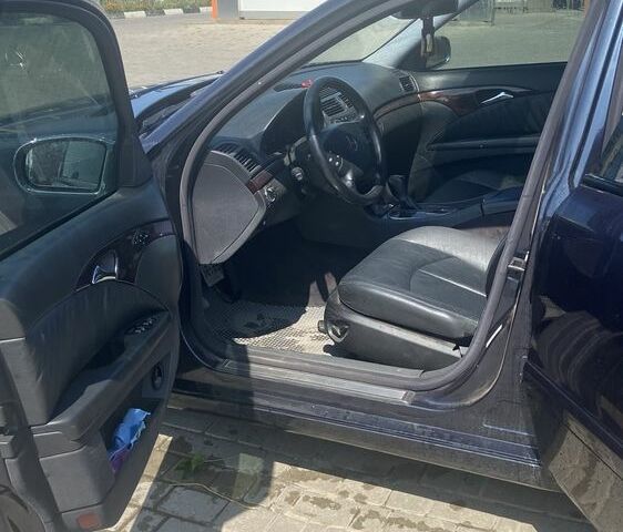 Синій Мерседес Е-Клас, об'ємом двигуна 1.8 л та пробігом 340 тис. км за 7200 $, фото 3 на Automoto.ua