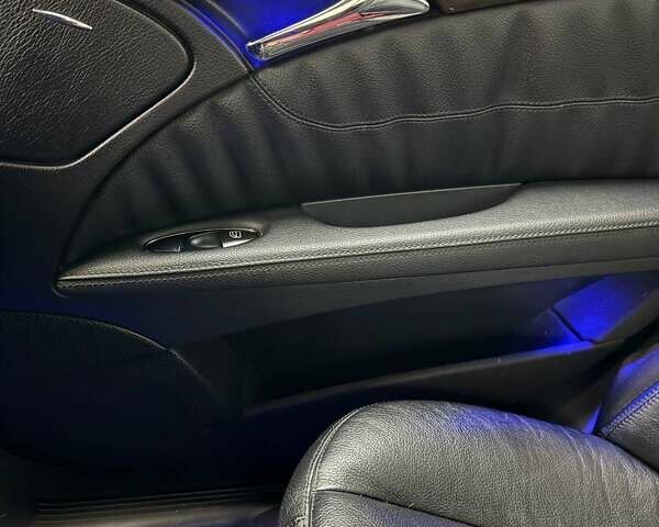 Синій Мерседес Е-Клас, об'ємом двигуна 3.2 л та пробігом 306 тис. км за 11000 $, фото 9 на Automoto.ua