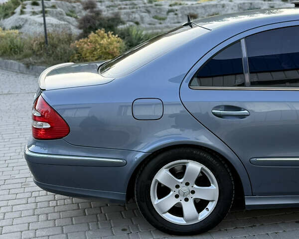Мерседес Е-Класс 2004 в Каменце-Подольском на Automoto.ua Синий Мерседес Е-Класс, объемом двигателя 2.69 л и пробегом 307 тыс. км за 6999 $, фото 1 на Automoto.ua