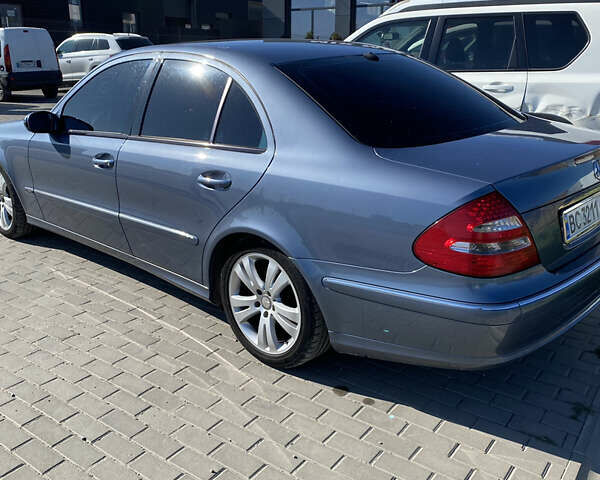 Синий Мерседес Е-Класс, объемом двигателя 1.8 л и пробегом 296 тыс. км за 5800 $, фото 2 на Automoto.ua