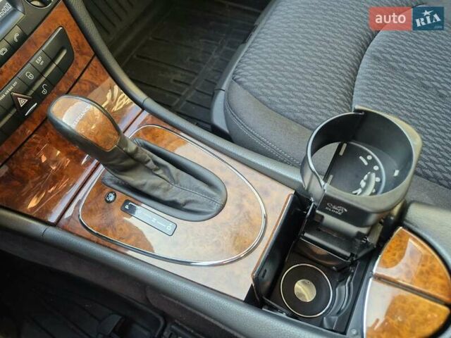 Синий Мерседес Е-Класс, объемом двигателя 1.8 л и пробегом 312 тыс. км за 8200 $, фото 22 на Automoto.ua