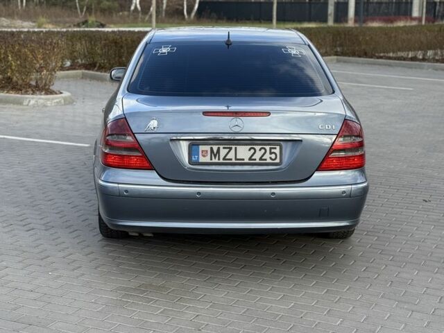 Синій Мерседес Е-Клас, об'ємом двигуна 2.2 л та пробігом 350 тис. км за 3599 $, фото 4 на Automoto.ua