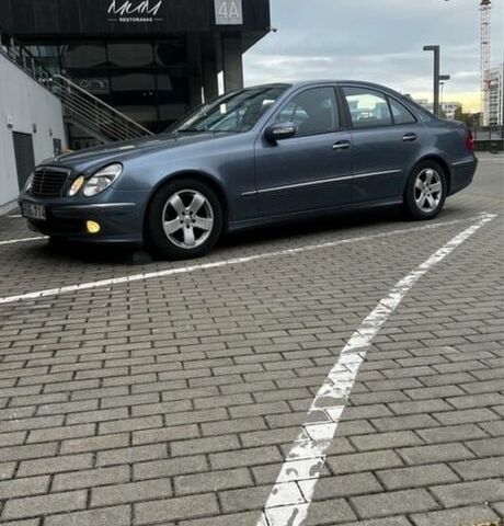 Синий Мерседес Е-Класс, объемом двигателя 3.2 л и пробегом 329 тыс. км за 4647 $, фото 1 на Automoto.ua